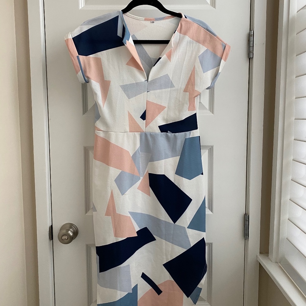 Geometric shape dress w/belt XS